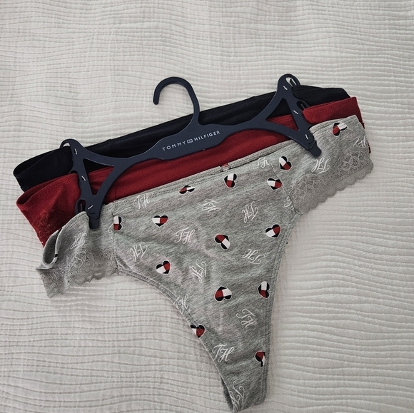 Tommy Hilfiger size large thongs NEW - Picture 1 of 4